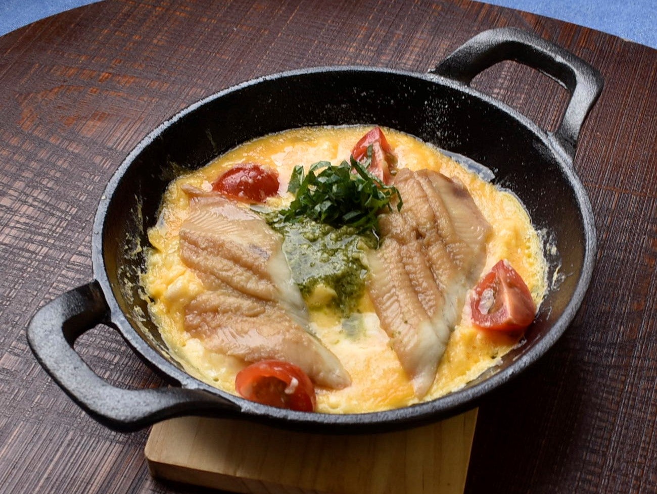 ふわふわあなごのチーズオムレツ